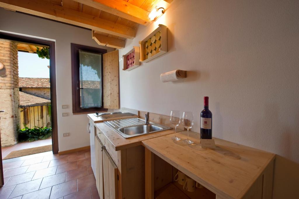 Kuchyň nebo kuchyňský kout v ubytování Borgo San Donino