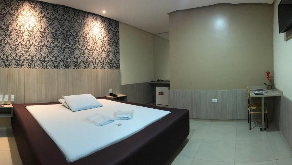  Lotu's Motel