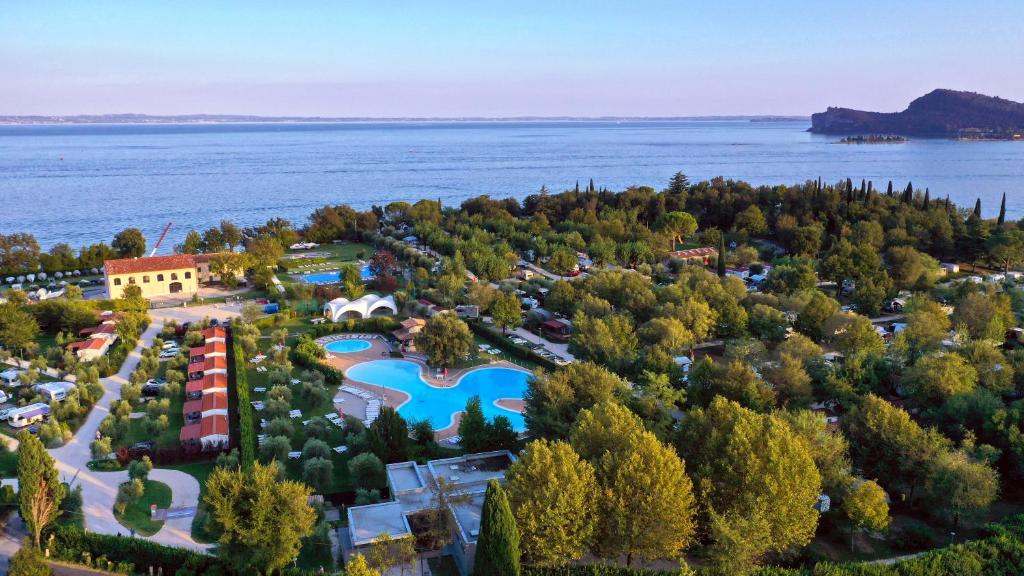 Fornella Camping & Wellness family resort, San Felice del Benaco – Prezzi  aggiornati per il 2023