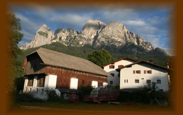 Výhľad na hory alebo výhľad na hory priamo z v penzióne/hostinci
