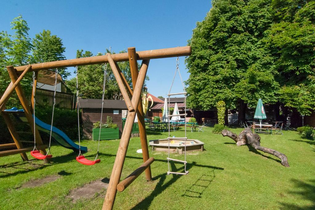 Herní místnost nebo prostor pro děti v ubytování Kleinkunstbühne Zur Post beim John in Obing
