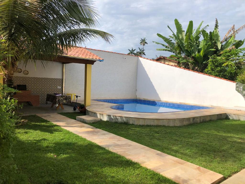  CASA C/ 3 QUARTOS PISCINA E AR CONDICIONADO