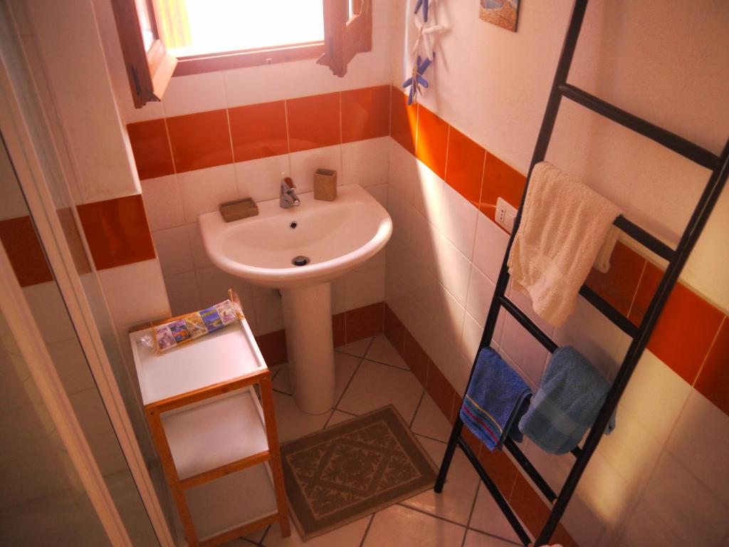 A bathroom at Antica Casa Tabarkina