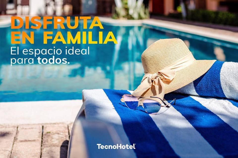 Bazén v ubytování Tecnohotel Itzáes nebo v jeho okolí