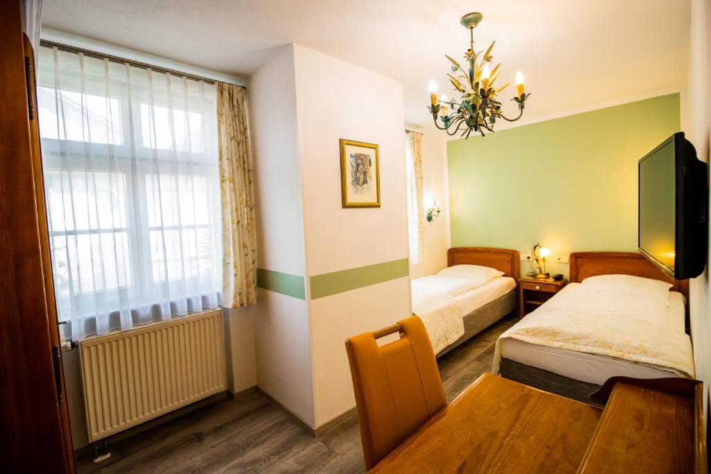 Hotel Gasthof Rössle - Twin Room With Bathroom
