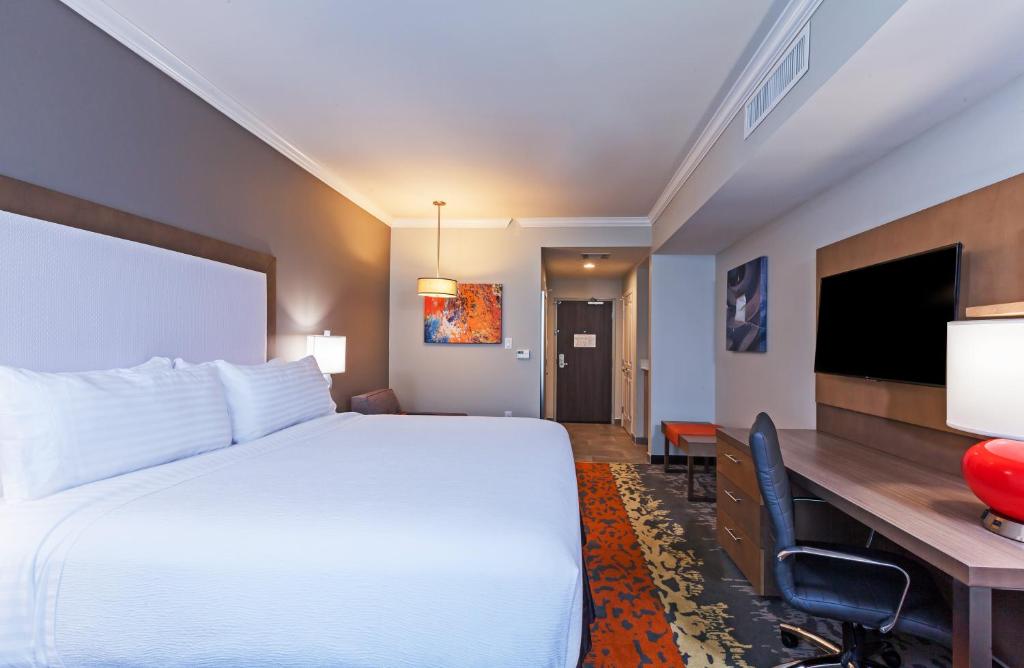 Holiday Inn Houston NE-Bush Airport Area by IHG - Camera Standard