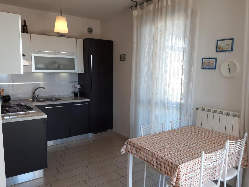 Kuchnia lub aneks kuchenny w obiekcie Bellavista - Pescara colli