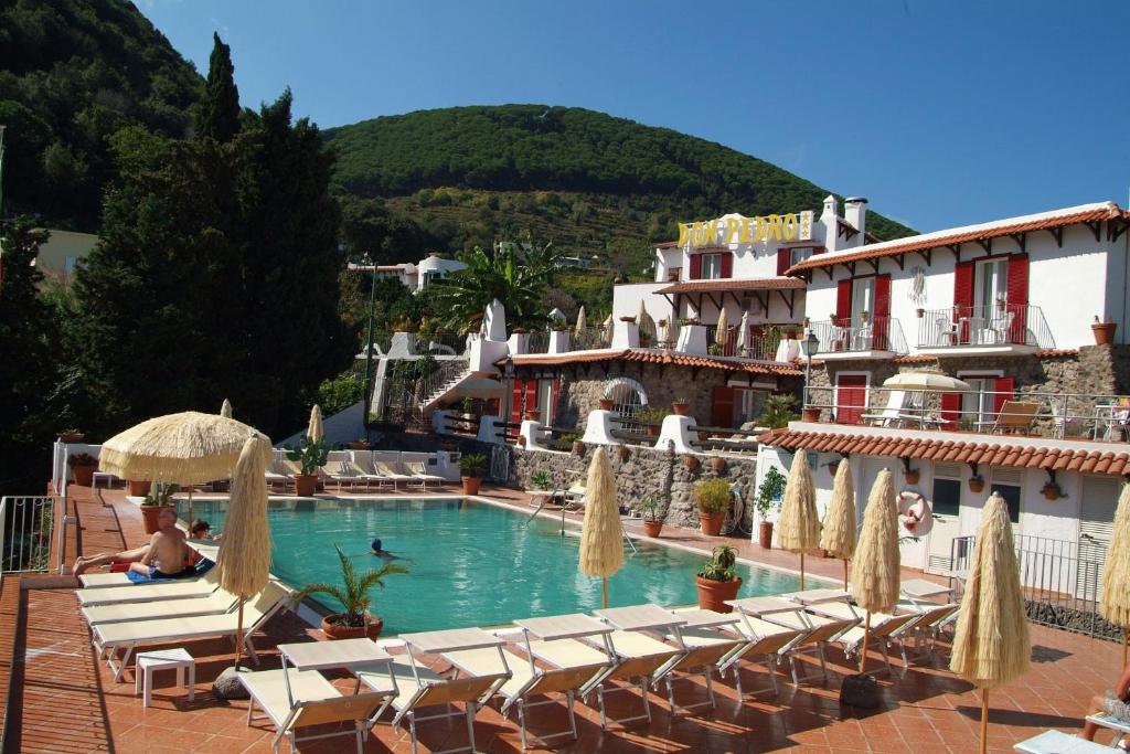 Bazén v ubytování Hotel Don Pedro nebo v jeho okolí