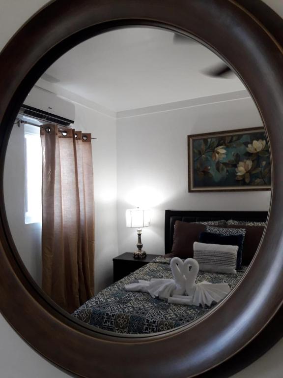 BELL At The Airport Suites Adults Only - Free Airport Transportation - Deluxe Queen Suite
