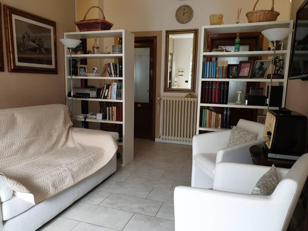 The library in the homestay