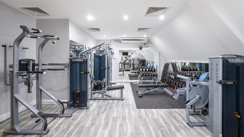 Fitness centrum a/nebo fitness zařízení v ubytování voco Oxford Spires by IHG