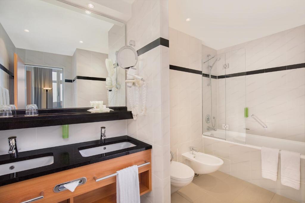 HI Hotel International Hamburg - Resim 3