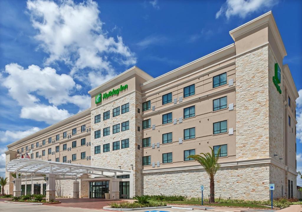 uma representação das suites da estalagem Hampton Anaheim em Holiday Inn Houston NE-Bush Airport Area, an IHG Hotel em Humble