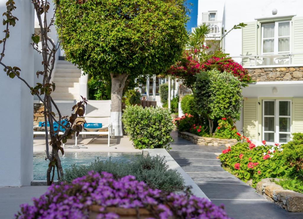 Vonkajšia záhrada v ubytovaní Semeli Hotel Mykonos