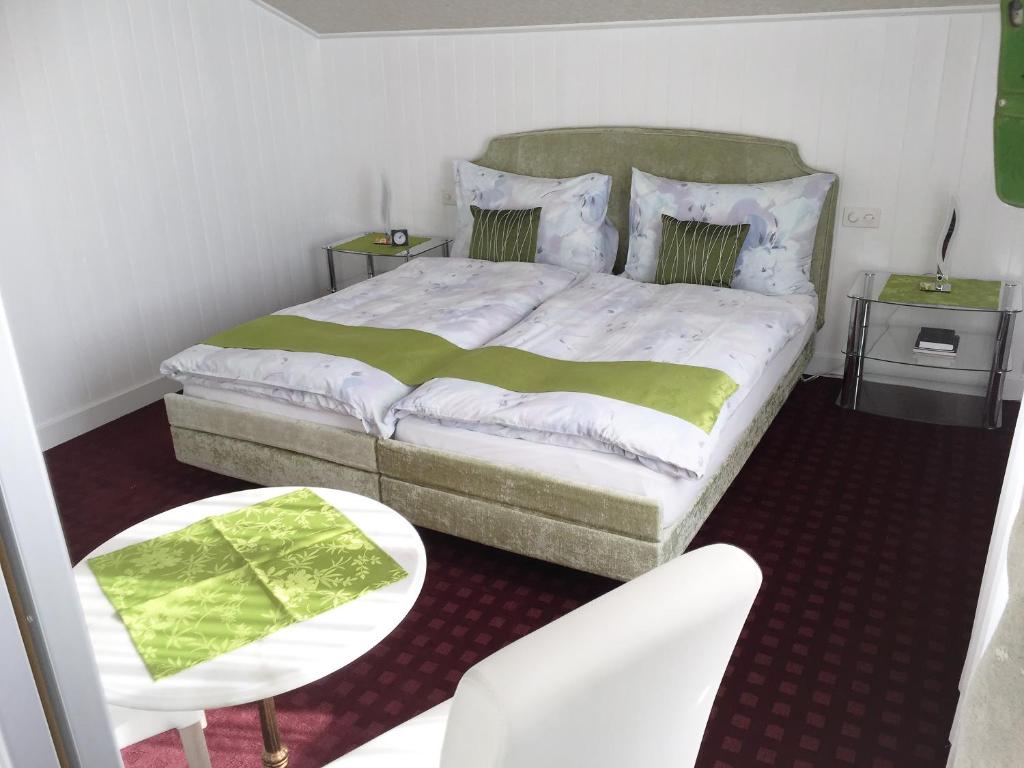 Postel nebo postele na pokoji v ubytování Hotel Garni Villa del Sole