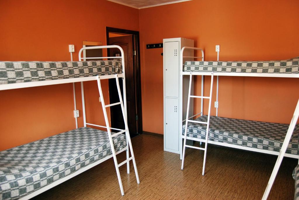 Palanda nebo palandy na pokoji v ubytování Sweetdream Hostel