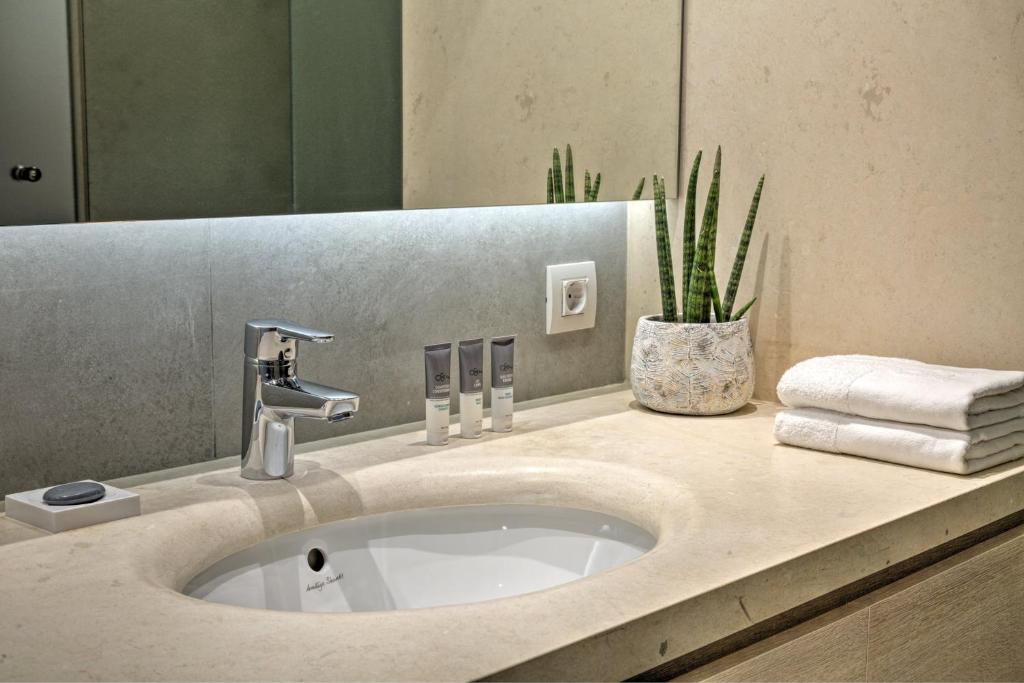 Amada Colossos Resort - 6