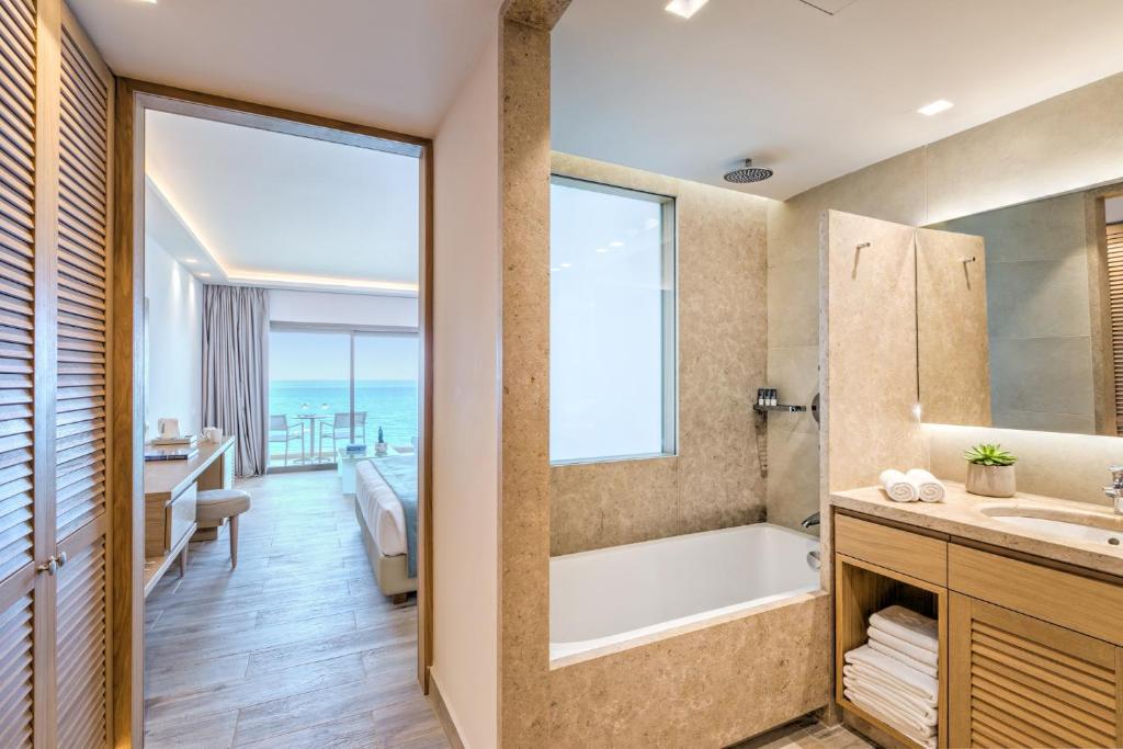 Amada Colossos Resort - 12