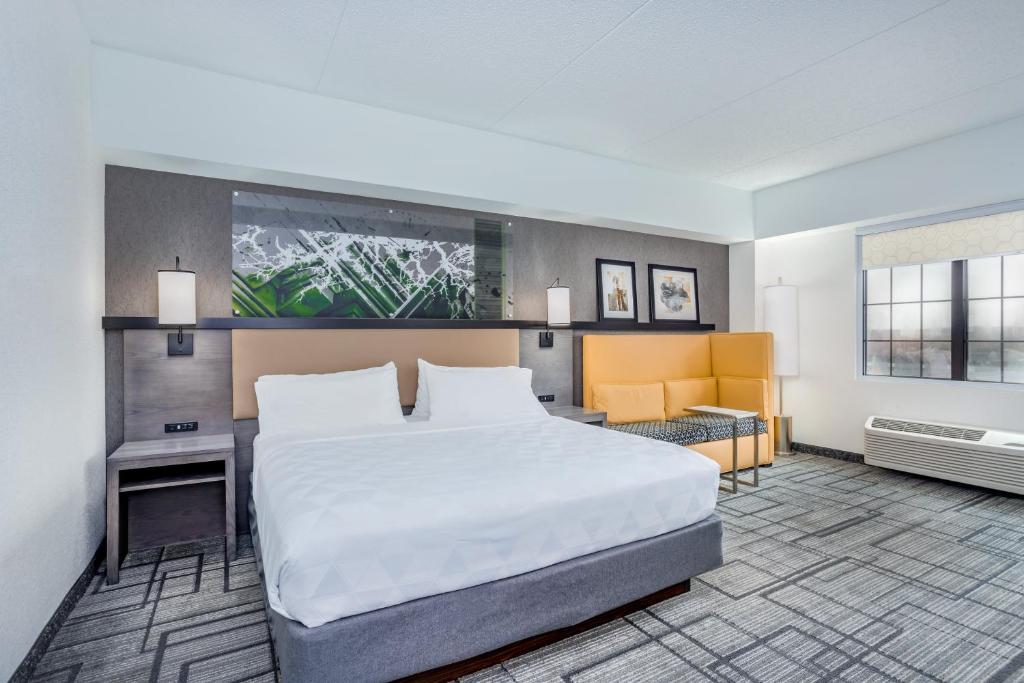 Holiday Inn Lafayette-City Centre, an IHG Hotel - 
