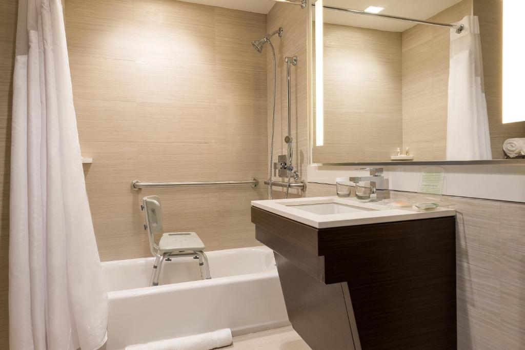 Holiday Inn Brooklyn Downtown, an IHG Hotel - 