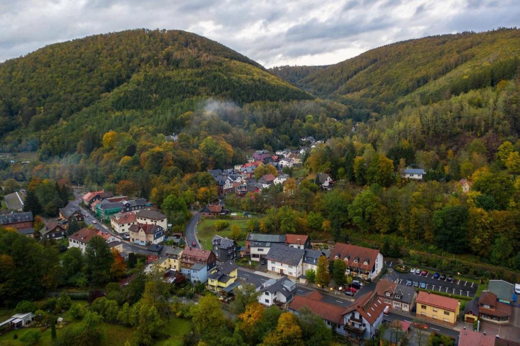 Üldine mäevaade või majutusasutusest Hotel-Gasthof Hüttensteinach pildistatud vaade
