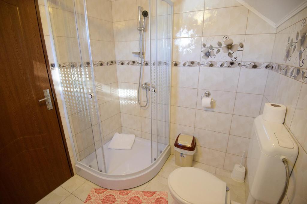 Koupelna v ubytování Vila Moecel