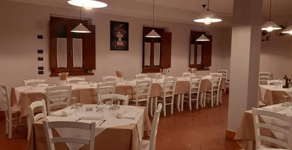 Restaurace v ubytování Ostello Molino Di Basso