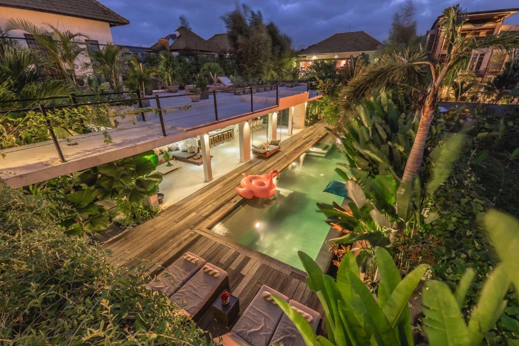 Swimmingpoolen hos eller tæt på Villa Saba 10