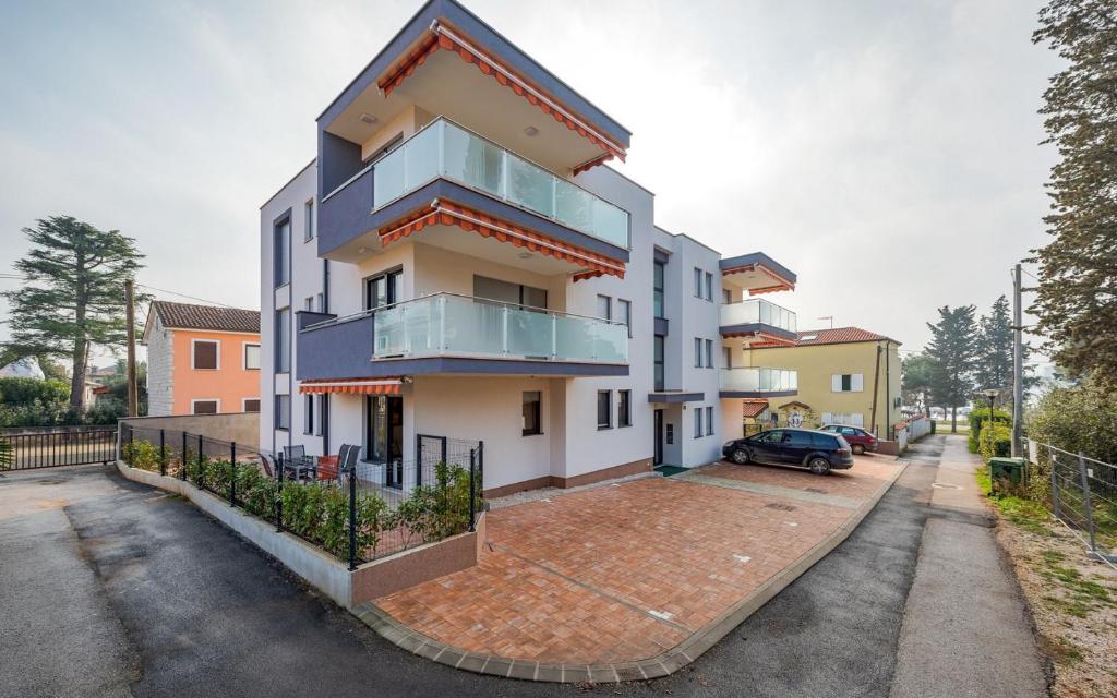 Budynek, w którym mieści się apartament