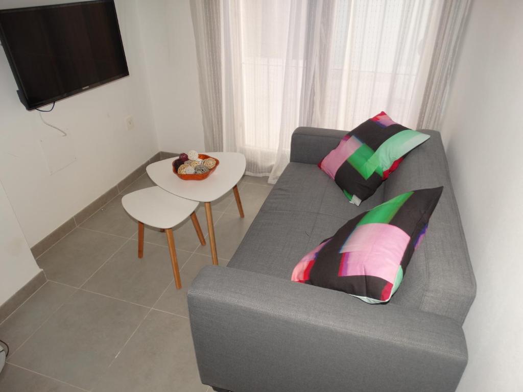 Televízia a/alebo spoločenská miestnosť v ubytovaní Málaga Apartamentos - Jinetes, 23