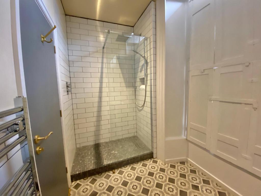 The Deakin at Claremont Serviced Apartments 7