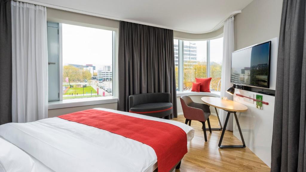 Holiday Inn Hamburg - City Nord by IHG - Premium Hoekkamer Met Kingsize Bed