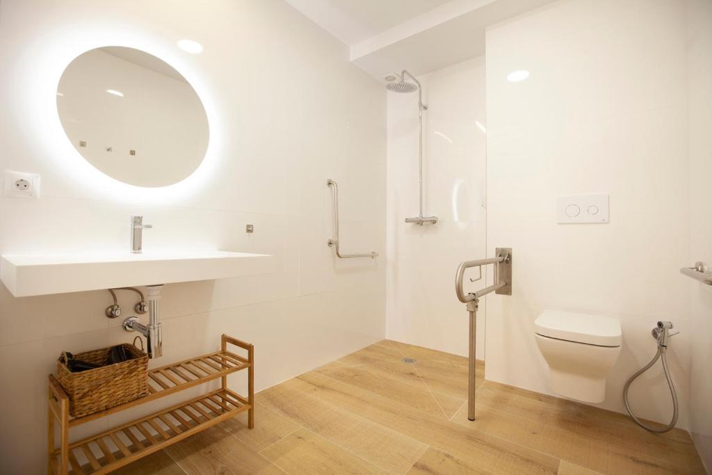 Kúpeľňa v ubytovaní Apartamentos Reina Victoria