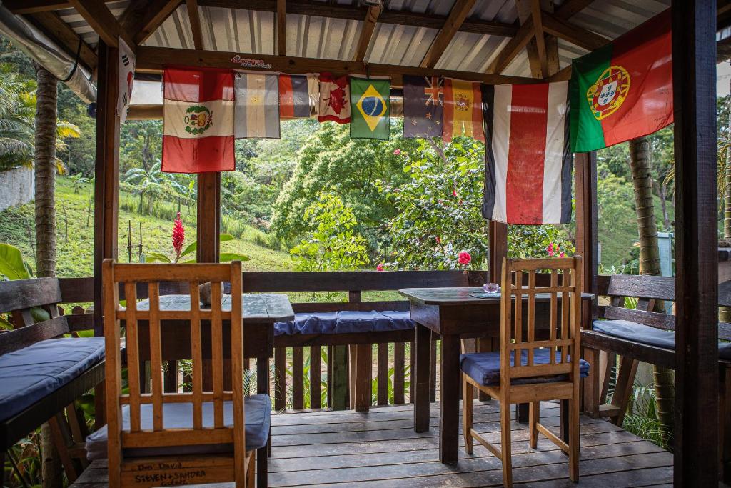 Zahrada ubytování Roatan Backpackers' Hostel