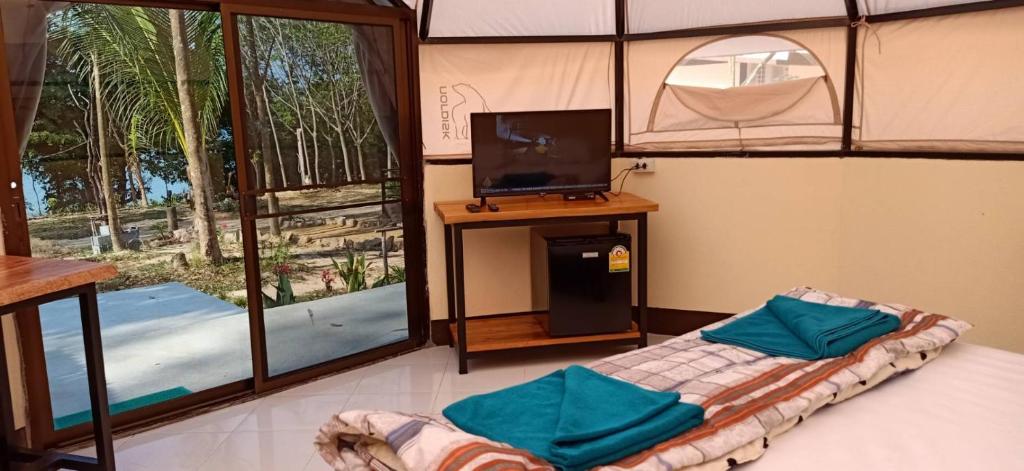 Postel nebo postele na pokoji v ubytování Camp Hadee Koh Yao Noi