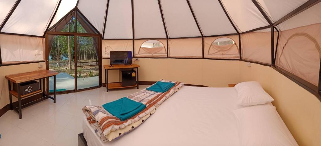 Postel nebo postele na pokoji v ubytování Camp Hadee Koh Yao Noi