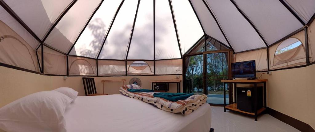 Postel nebo postele na pokoji v ubytování Camp Hadee Koh Yao Noi