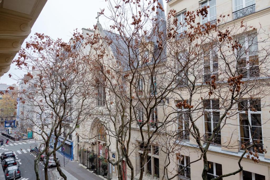 Bright And Luxurious Apt In The Heart Of Paris žiemą