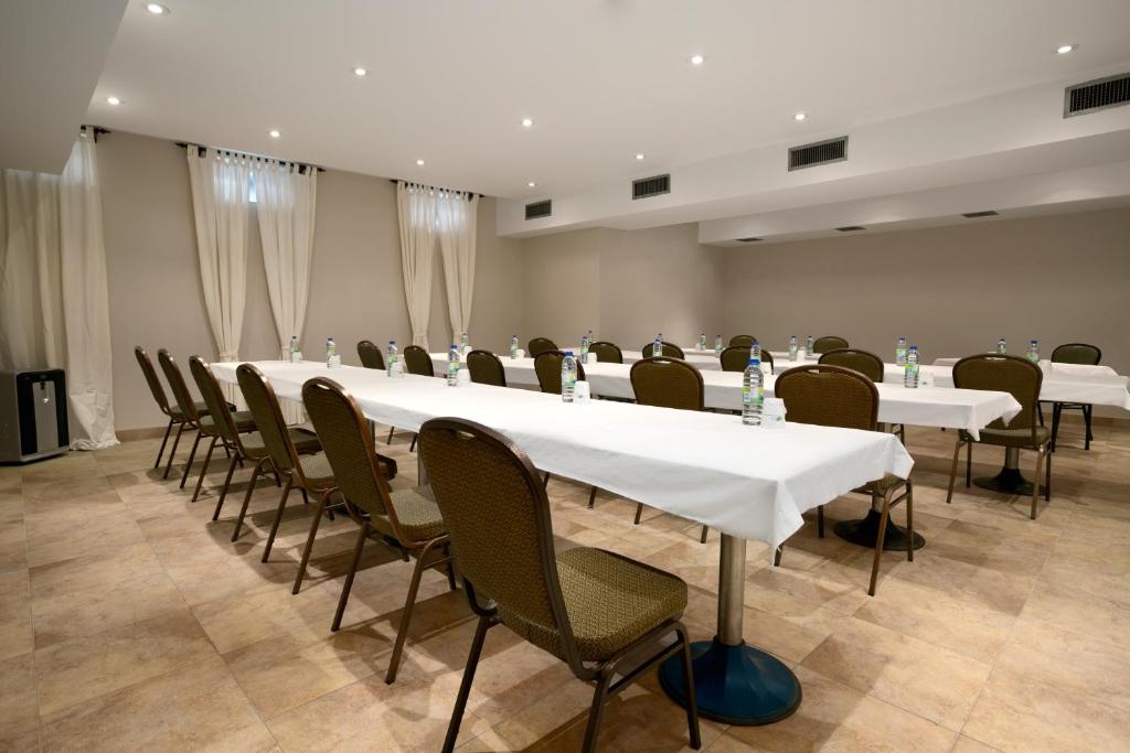 Days Inn by Wyndham Montreal East - Resim 5