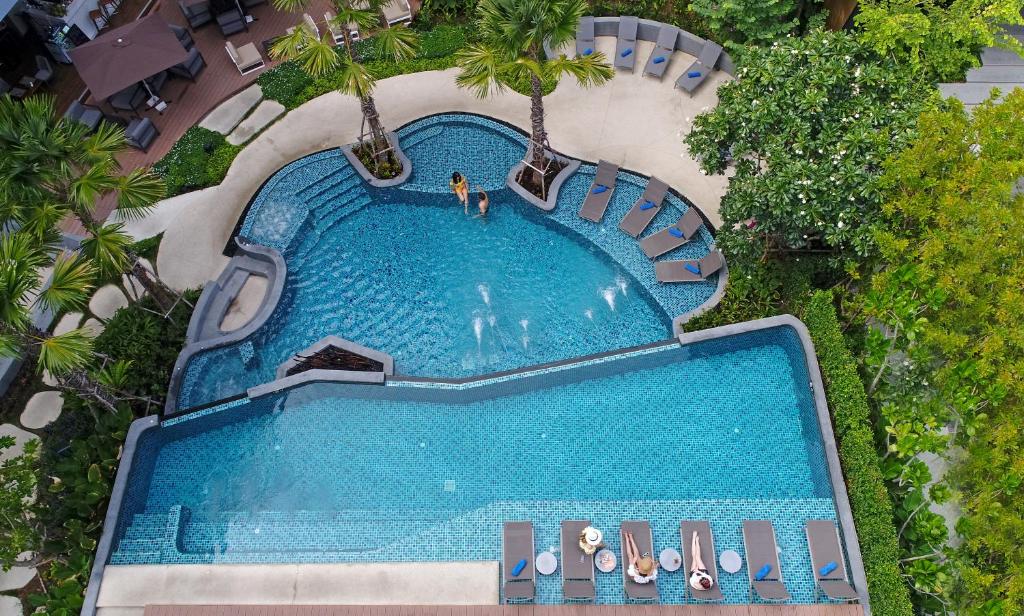 Bazén v ubytování Hotel Amber Pattaya nebo v jeho okolí