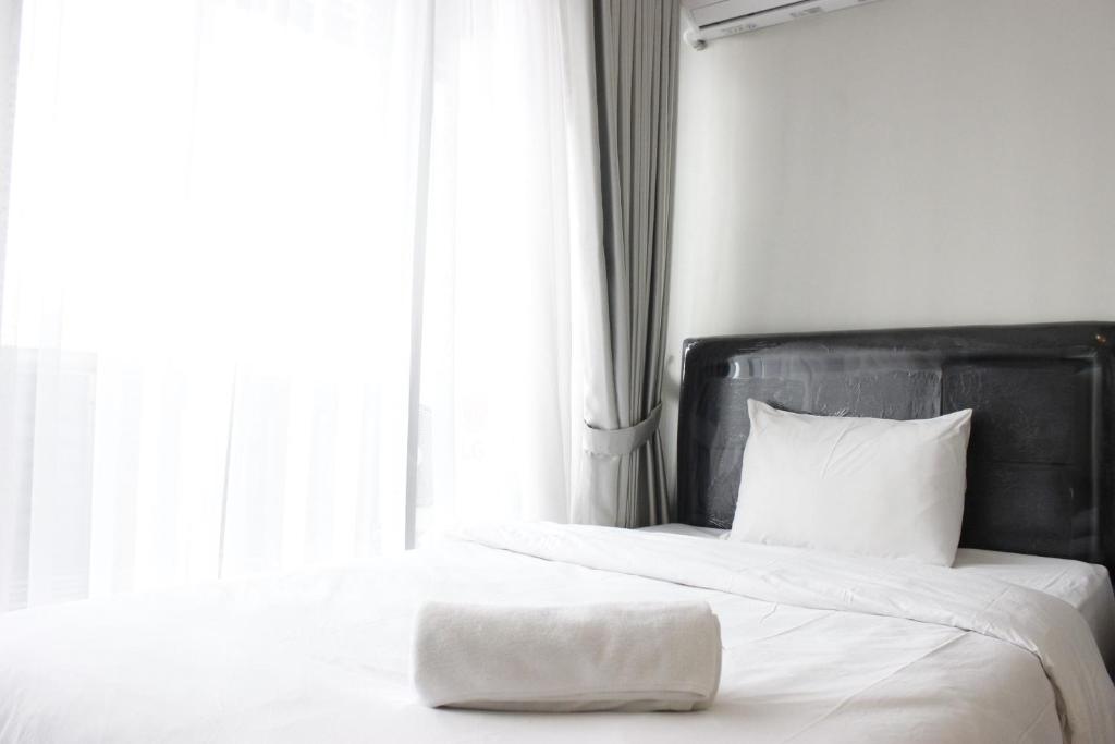 Scenic Studio Apartment at Beverly Dago near ITB By Travelio