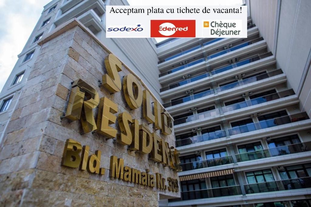 Un certificado, premio, cartel u otro documento en C&Y Solid Residence