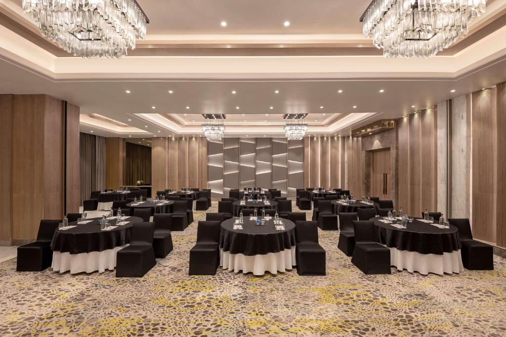 Zona business o sala de conferencias en Radisson Mumbai Andheri MIDC