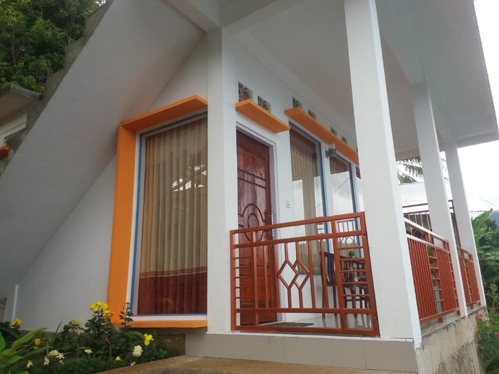 Bintang Bungalow Tour & Travel - Family Bungalow