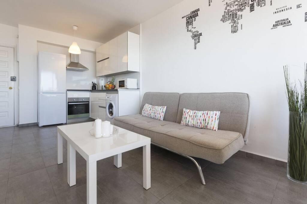 Kuchnia lub aneks kuchenny w obiekcie APARTAMENTO PRIMERA LINEA