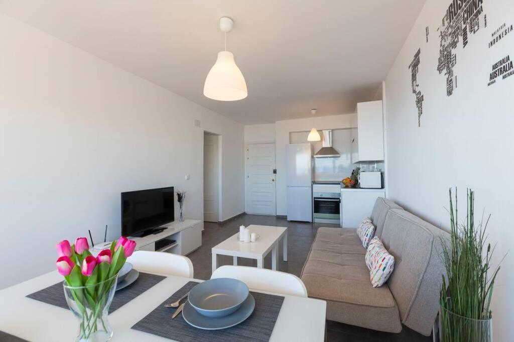 Kuchnia lub aneks kuchenny w obiekcie APARTAMENTO PRIMERA LINEA