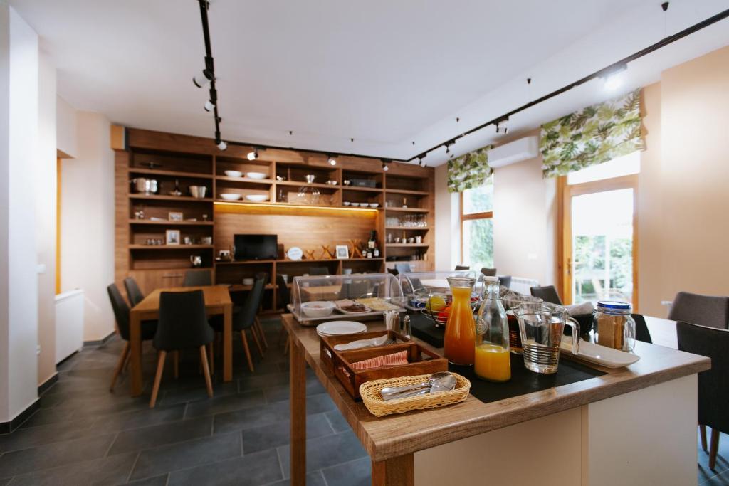 Kuchyň nebo kuchyňský kout v ubytování Hotel Mátrix