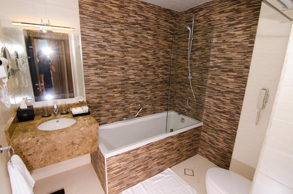 Koupelna v ubytování Al Murooj Grand Hotel