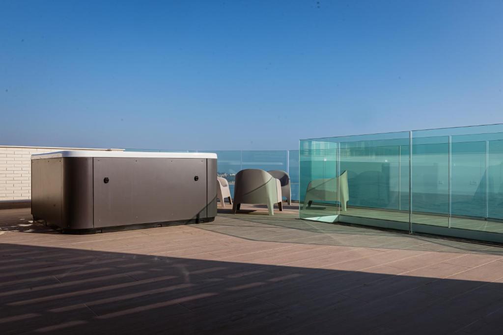 Modern sea front jacuzzi Blue Sky, Alicante – Bijgewerkte ...