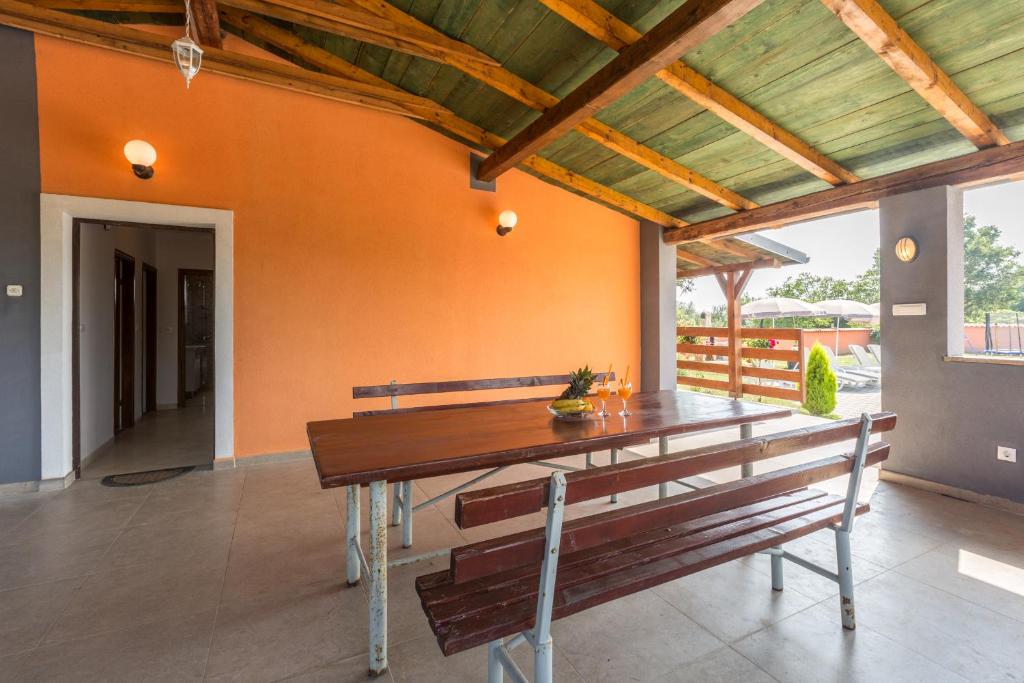 Fotografie z fotogalerie ubytování Cozy villa Sejdi with private pool in Pula by WiiBuk v destinaci Pula